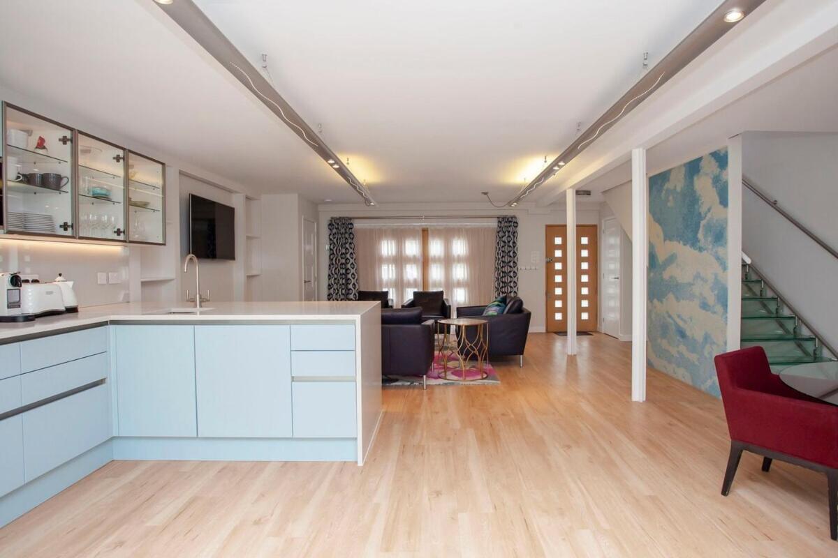 ※ Spacious Georgian Coach House & With Parking Бат Екстериор снимка