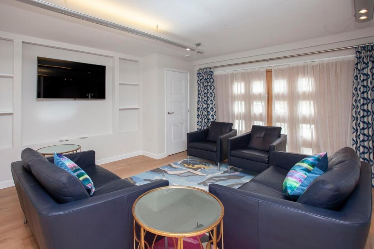 ※ Spacious Georgian Coach House & With Parking Бат Екстериор снимка