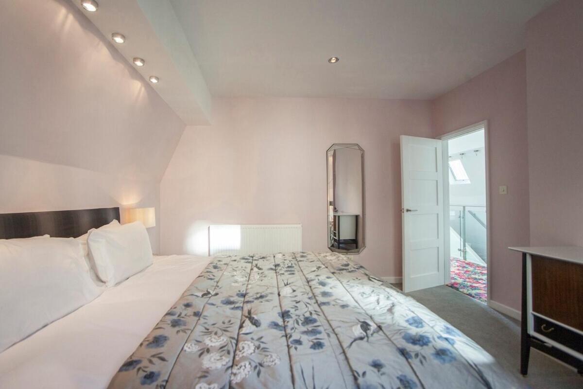 ※ Spacious Georgian Coach House & With Parking Бат Екстериор снимка