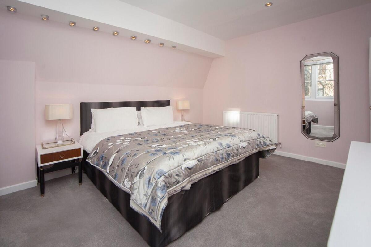 ※ Spacious Georgian Coach House & With Parking Бат Екстериор снимка